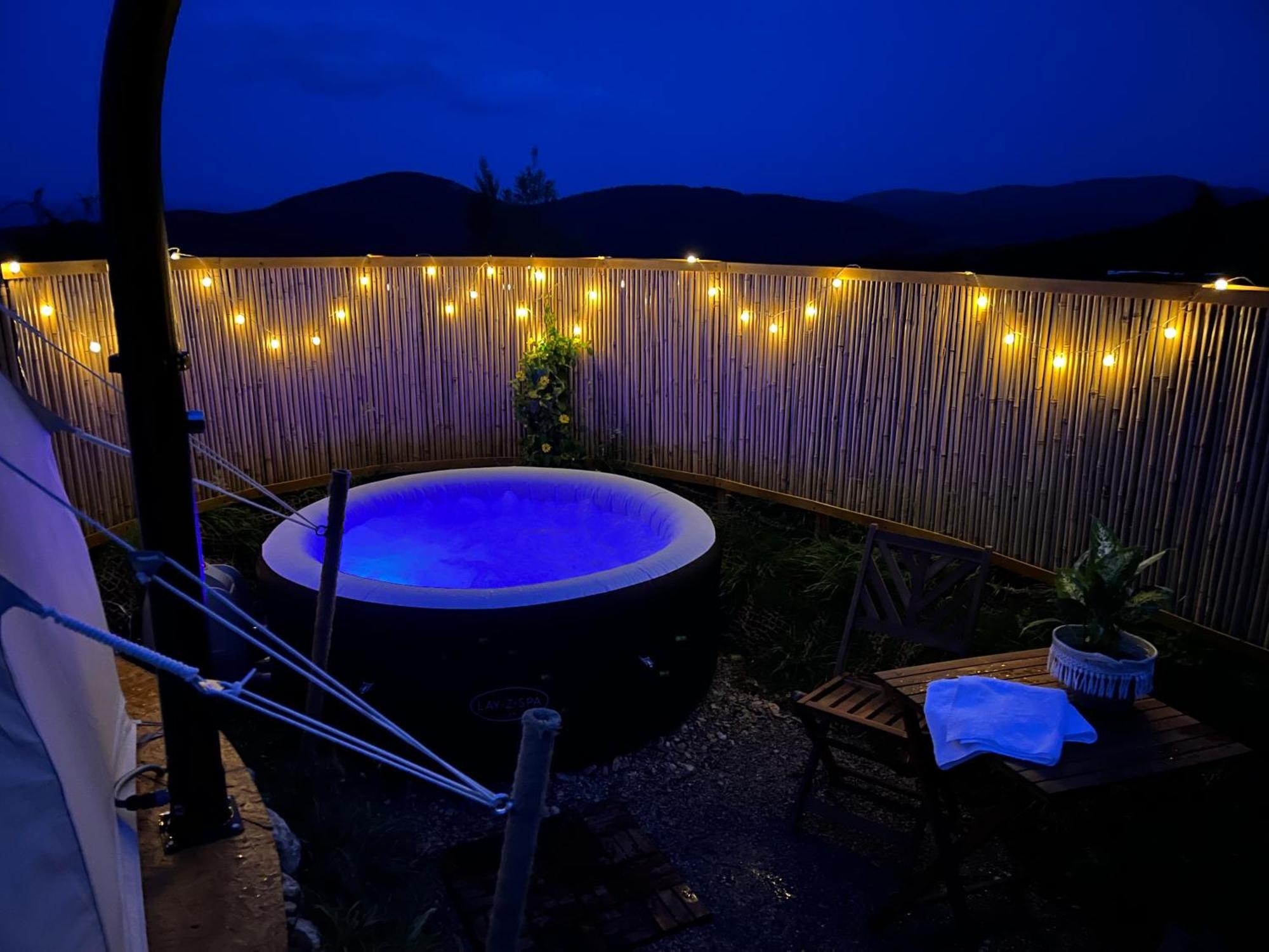 Hotel Glamping Hohe Wand - Zelt Mit Sternenfenster Und Whirlpool Maiersdorf Exterior foto